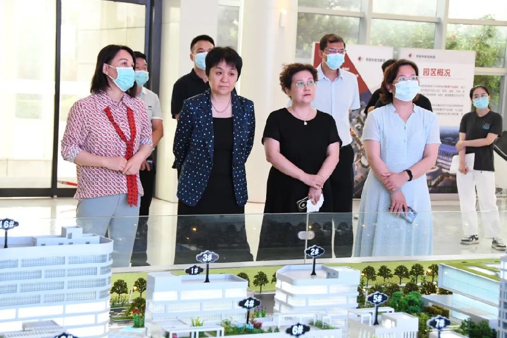 二七區(qū)政協(xié)主席喬琳一行蒞臨鄭投科技創(chuàng)新園調(diào)研指導
