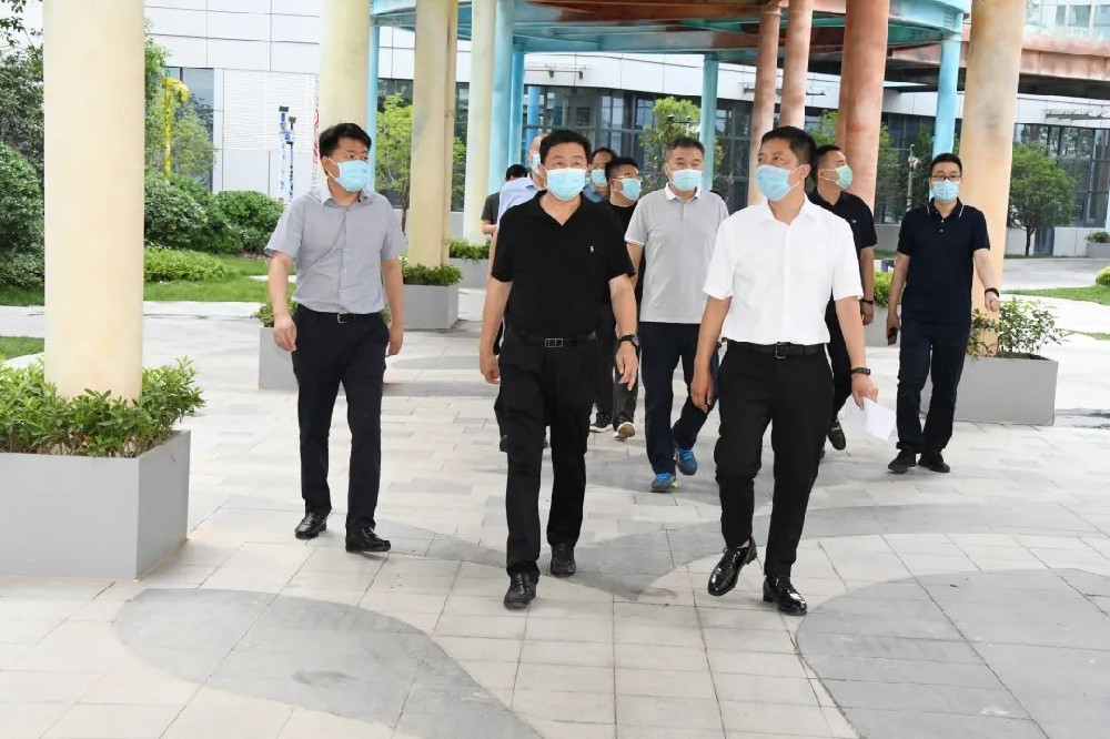 鄭州市人大常委會副主任王福松一行蒞臨園區(qū)調(diào)研“萬人助萬企”及人大代表聯(lián)絡站建設(shè)工作