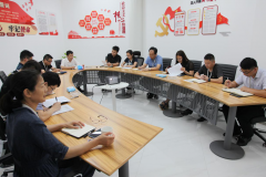 【鄭投產(chǎn)業(yè)園動態(tài)】夯實黨建基礎 發(fā)揮領航作用│公司黨支部召開組織生活會